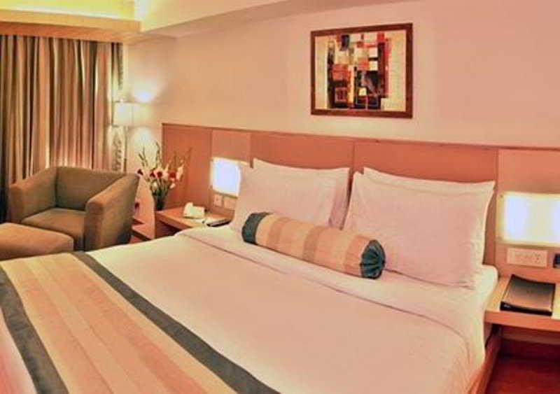 Comfort Inn Gsk Amritsar Room photo